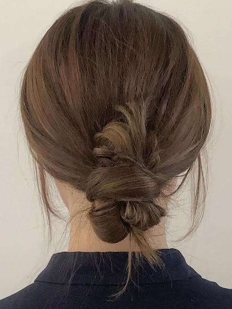 Asian Low Bun Hairstyles, Korean Low Bun Short Hair, Low Bun Asian Hair, Low Korean Bun, Low Bun Hairstyles Korean, Messy Bun Asian Hair, Long Bun Hairstyles, Korean Messy Bun Tutorial, Japanese Hair Bun