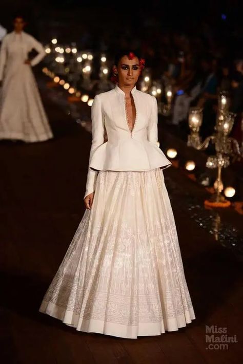 White Indian Outfit, India Fashion Week, Rohit Bal, Lehenga Blouse, Indian Couture, Lakme Fashion Week, Milan Fashion Weeks, Indian Attire, India Fashion