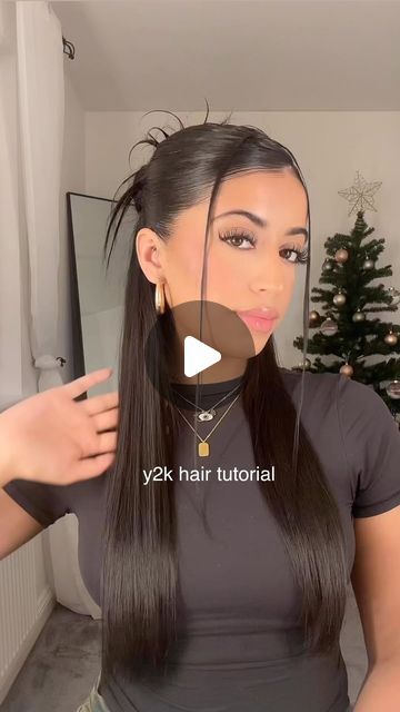 Alisha Kaur on Instagram: "Y2K hairstyle #hairtutorial #hairinspo #hairstyle #y2k #instareels #tutorial #hairstyles #explore #y2khairstyle" Cute Hair Styles Down, Y2khair Styles, Hairstyle Without Gel, Hairstyle For Birthday Party, Short Hair Styles Y2k, Hairstyles For Birthday Party, Simple Straight Hairstyles, Hairstyles For Birthday, Y2k Hairstyles Long