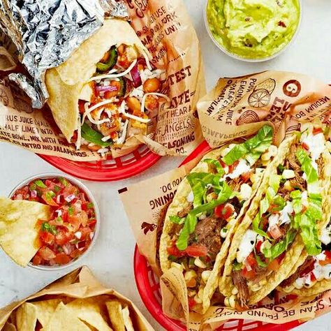 Burrito Photography, Big Boy Pizza, Chipotle Tacos, Veggie Grill, Chipotle Recipes Chicken, Beef Burrito, Johnny Rockets, Chicken Bowl Recipe, Sonic Drive In