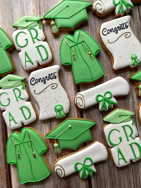 Grad Gown Cookies, Graduation Gown Cookies Decorated, Diploma Cookies Decorated, Teacher Graduation Cookies, Graduation Cookies 2023, Graduation Cookies 2024, Graduation Cookie Ideas, Grad Treats, Graduation Cookies Decorated