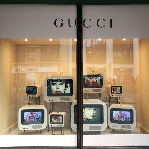 HARRODS, Brompton Road, London, UK, “GUCCI BEAUTY SHOWTIME TV LIVE”, for Gucci, photo by Junior Gayardo, pinned by Ton van der Veer Tv Store Window Display, Gucci Display, Gucci Exhibition, Gucci Window Display, Window Brands, Fashion Window Display, Gucci Store, Tv Display, Visual Merchandising Displays