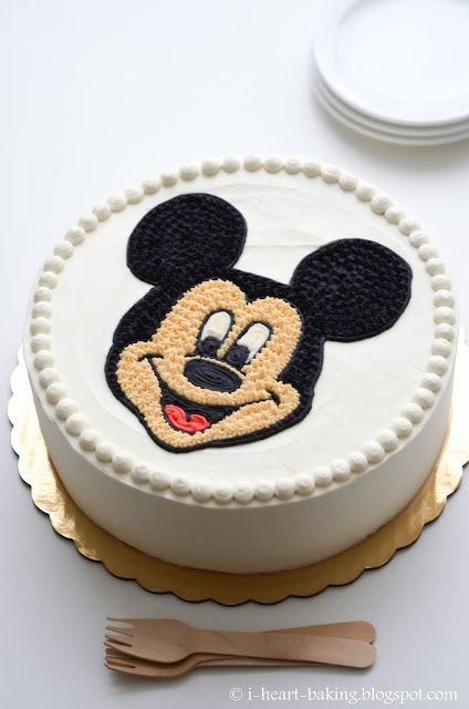 Mickey Mouse Face Cake, Kue Mickey Mouse, Face Birthday Cake, Bolo Do Mickey Mouse, Cupcakes Minnie Mouse, Mickey Birthday Cakes, Round Birthday Cakes, Mickey Mouse Face, Mickey Mouse Birthday Cake