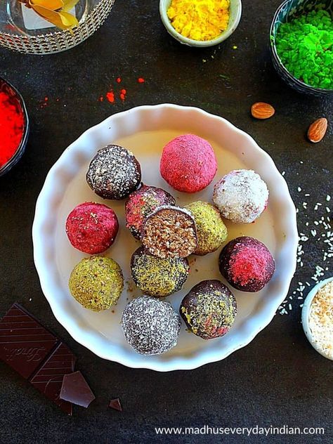 Almond Truffles, Healthy No Bake Cookies, Holi Recipes, No Bake Cookie Dough, Cookie Dough Bars, Almond Chocolate, Holi Colors, Desiccated Coconut, Dessert Platter