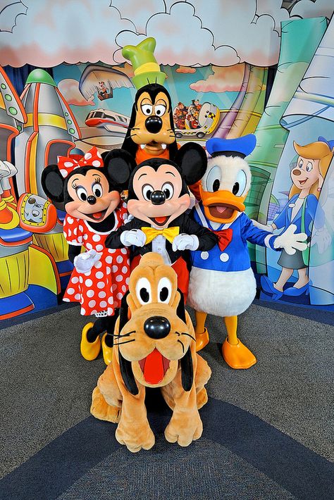 Mickey Mouse, Minnie Mouse, Goofy, Pluto, and Donald Duck at EPCOT, Walt Disney World Goofy And Pluto, Disney World Characters, Purple Pumpkin, Disney Day, Disney Friends, Disney Addict, Disney Aesthetic, Disney Theme Parks, Disney Theme