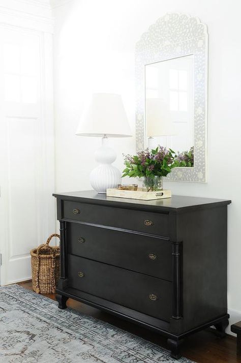 Black foyer chest Commode Shabby Chic, Bone Inlay Mirror, Black Dresser, Shabby Chic Dresser, Foyer Decorating, Entrance Foyer, Boutique Interior, Painting Furniture Diy, Bone Inlay