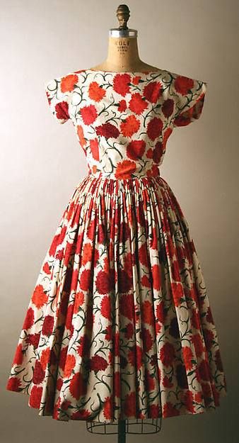 Norman Norell day dress from 1954. Donated to the MMA by Lauren Bacall. 50s Dancing, Gathers Dress, Norman Norell, Fifties Style, Lauren Bacall, Fashion 1950s, 1950s Style, African Print Fashion, Moda Vintage