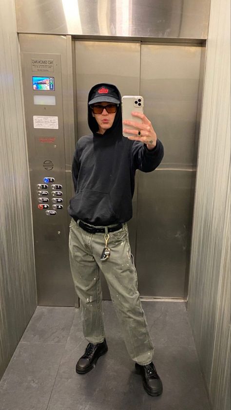 Tucker Pillsbury, Boyfriend Outfit, Model Street Style, Model Outfits, Mens Fashion Streetwear, Workwear Fashion, Role Model, Streetwear Men Outfits, Tomboy Fashion