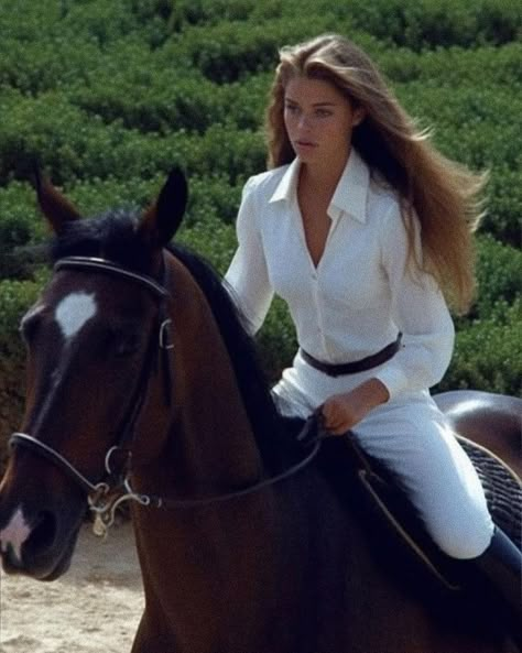 Woman Horse Riding, Ralph Lauren Aesthetic Outfit, Woman On Horse, Horse Riding Fashion, Lauren Aesthetic, Impress Your Crush, Riding Boot Outfits, Ralph Lauren Aesthetic, Ralph Lauren Looks