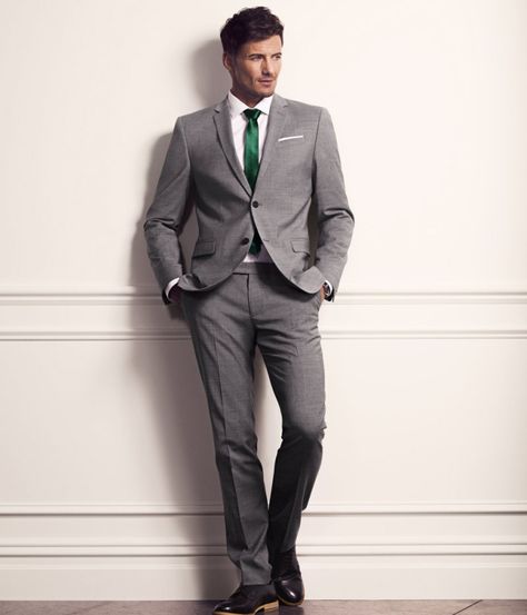 Light Grey Suit Men, Brown Shoes Outfit, Best Suits For Men, Grey Suit Men, Suit Green, A Man In A Suit, Man In A Suit, Light Grey Suits, Groom Tuxedo