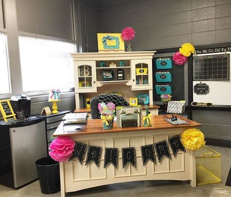 I like the hutch shelf in the back because it makes the room feel less like a classroom. Teacher Desks, Successful Teacher, Classroom Colors, Classroom Decoration Ideas, English Sayings, Case Manager, Classroom Arrangement, Diy Classroom Decorations, Classroom Makeover