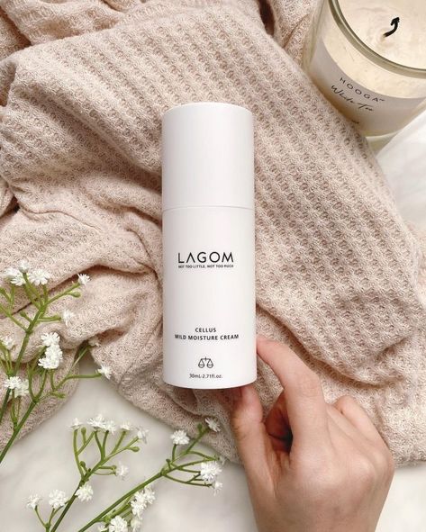 Lagom Skincare Review Product Photography Minimal, Foto Produk Skincare, Skin Care Products Photography, Cosmetics Ideas, Summer Cosmetic, Food Photography Studio, Natural Balance, Skincare Photography, Skin Complexion