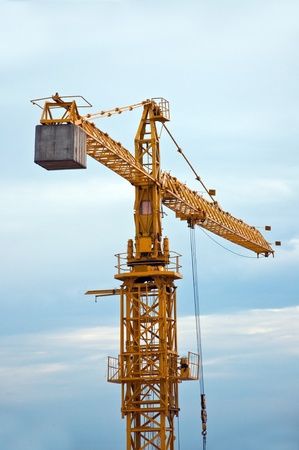 Working with cranes is difficult, so make sure you have knowledgeable people on your side. Bee Certificate, Crane Construction, Tower Crane, Crane Operator, Crane Machine, Building Photography, 2d Design, Training School, Truck Cranes