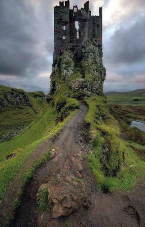 Tracy Hogan on Twitter: "Abandoned on the Isle of Skye, Scotland.… " Castle In Ruins, Ruined Castle, Sky Castle, Ancient Castle, Fairy Glen, Skye Scotland, Abandoned Castles, Scottish Castles, Castle Ruins