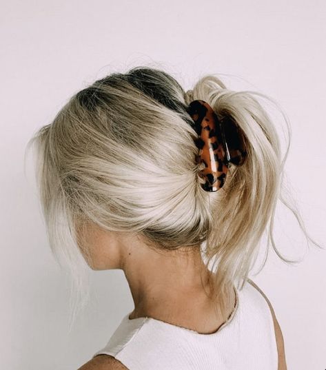 Hair In A Ponytail, A Ponytail, Clip Hairstyles, Peinados Fáciles Para Cabello Corto, Good Hair Day, Grunge Hair, Aesthetic Hair, Hair Day, Pretty Hairstyles