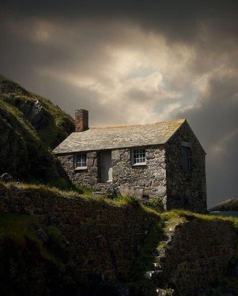 Cornwall England, Stone Cottage, England And Scotland, Old Stone, Stone Houses, Stone House, English Countryside, Alam Yang Indah, British Isles