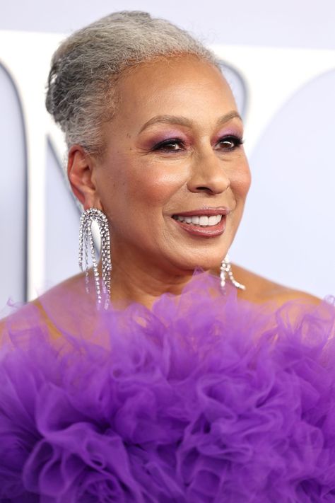 Tamara Tunie Melinda Warner, Tamara Tunie, Kara Young, Renée Elise Goldsberry, Black Future, Essence Festival, Cynthia Erivo, Metallic Eyeshadow, Brown Makeup