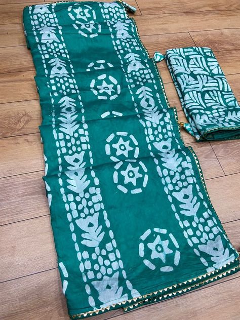 Batik Print Saree, Chudithar Design, Batik Saree, Alaska Fashion, Cotton Sarees Online, Anarkali Dress Pattern, Print Saree, Indian Fashion Saree, Batik Print