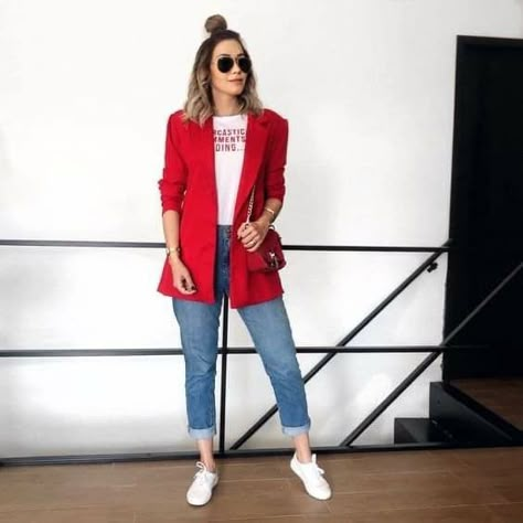 Outfit Blazer Rojo, Red Blazer Outfit For Work, Red Blazers, Red Blazer Outfit, Outfit Blazer, Blazer Outfits Casual, Blazer Outfits For Women, Casual Outfit Inspiration, Blazer Outfit