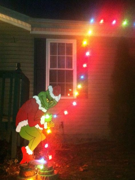 Grinch Decorations, Grinch Christmas Party, Whoville Christmas, Grinch Christmas Decorations, Christmas Yard Art, Christmas Yard Decorations, Christmas Decorations Diy Outdoor, Grinch Stole Christmas, Christmas Yard