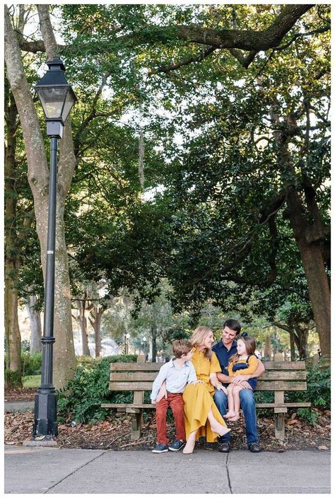 Family sitting on a park bench in Forsyth Park in Savannah, Georgia. Family photos in downtown Savannah Georgia. Photographed by Kristen M. Brown, Samba to the Sea Photography.    #savannah #savannahgeorgia #familyphotography Family Poses Sitting On Bench, Park Bench Family Photo, Savannah Family Photos, Sitting Down Photography, Fall Family Photos In The City, Family Photo Poses On Bench, Forsyth Park Savannah Photography, Bench Photography Poses Family, Family On Bench Photo