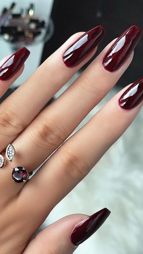 #Makeup #MakeupArt Ongles Gel Violet, Red Nail Art Designs, Wine Nails, Nail Polish Colors Fall, Fall Nail Polish, Nagellack Trends, Video Makeup, Red Nail Art, Red Acrylic Nails