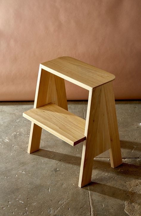 Wooden Stool Design, Wooden Stool Designs, Farmhouse Stools, Wood Step Stool, Wooden Step Stool, Plant Stands Outdoor, Wood Steps, Wooden Steps, Wooden Stool