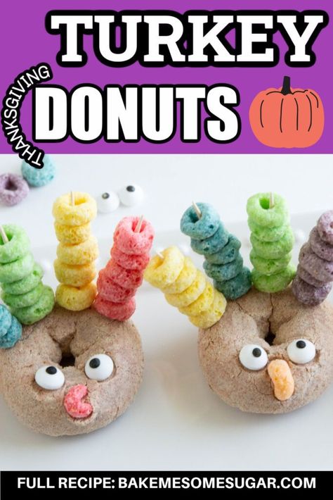 Check out these adorable and easy turkey donuts! These mini donuts are the perfect Thanksgiving donuts! A pumpkin spice donut with fruit loop feathers and candy eyes. A fun Thanksgiving breakfast idea that takes minutes to assemble. Thanksgiving Treats For Kids, Thanksgiving Turkey Treats, Turkey Treats, Thanksgiving Snacks, Thanksgiving Breakfast, Thanksgiving School, Treats For Kids, Thanksgiving Preschool, Edible Crafts