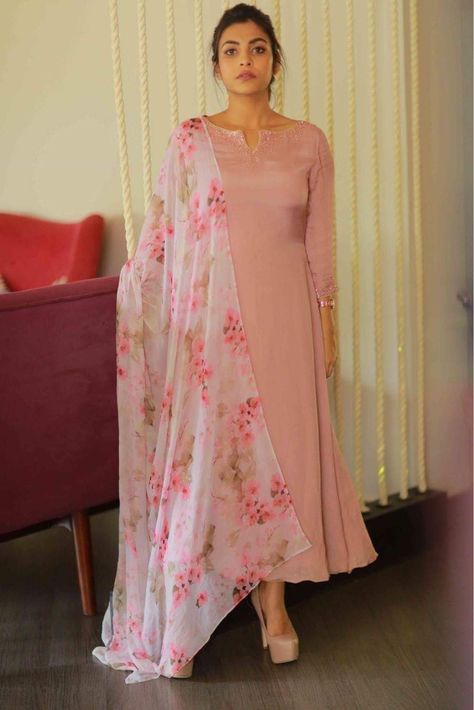 Pastel Colour Churidar Designs, Plain Georgette Churidar Designs, Churidhar Designs For Wedding, Plain Organza Kurti Designs Latest, Organza Chudidhar Models For Stitching, Plain Churidar Designs Ideas, Georgette Kurtis Designer Plain, Churidhar Designs For Stitching, Plain Kurti Designs