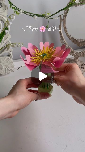 Flower Diy, Flower Tutorial, Diy Flowers, Flowers, On Instagram, Instagram