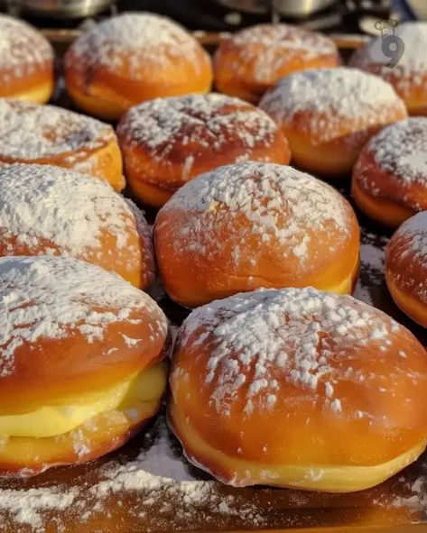 Paczki Recipe, Homemade Custard, Custard Filling, Sweet Delights, Sweet Treat, Junk Food, Custard, Taste Buds, Bread Recipes