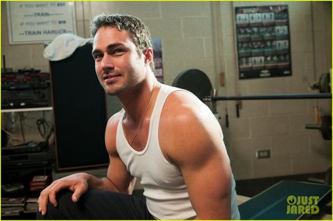 One of the sexiest men on TV, if your not u need to be watching 'Chicago Fire' Taylor Kinney Shirtless, Patrick John Flueger, Kelly Severide, Taylor Kinney Chicago Fire, Taylor Jackson, Jesse Spencer, Film Trailer, Lauren German, Taylor Kinney