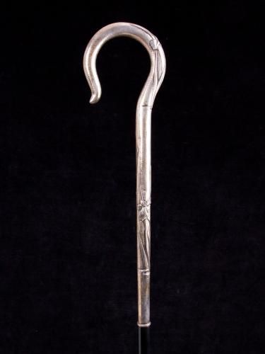 A Japanese silver shepherd's crook-handled cane          Michael German Antiques Ltd Mobility Cane Aesthetic, Shepherd Staff, German Antiques, Shepherd Aesthetic, Mass Cane, Shepherds Crook, Weaponized Cane, Greek Garden, Vintage Walking Cane