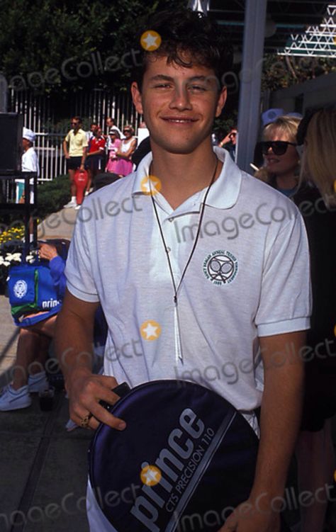 Kirk Cameron in 1989 Kirk Cameron Family, Kirk Cameron, Fact Families, Celebrity Photo, Photo Site, Young Actors, Growing Family, Photo Library, Celebrity Pictures