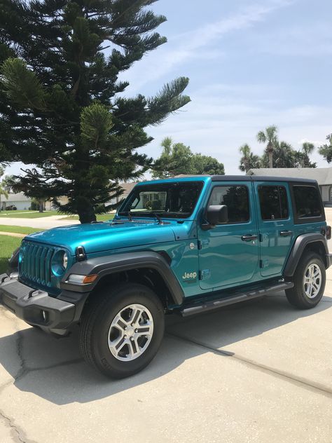 Bikini blue pearl Jeep Wrangler JL Teal Jeep Wrangler, Jeep Wrangler Colors, Blue Jeep Wrangler, 2020 Jeep Wrangler, Jeep Sahara, Blue Jeep, Xander Cage, Return Of Xander Cage, Dream Cars Jeep