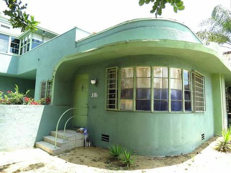 Art deco los Angeles who west Hollywood Streamline Moderne, Art Deco Buildings, Art Deco Architecture, Architecture Art, Pretty House, Dream House Decor, Beautiful Buildings, House Inspo, Dream Home Design