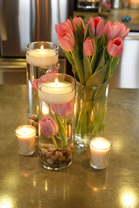 Floating Candle Centerpieces Birthday Party, Floating Candles Decoration Ideas, Tulips Table Centerpieces, Flowers In Floating Candles, Centerpieces With Tulips, Floating Flower Centerpieces Diy, Tulips Decoration Wedding, Cheap Floral Centerpieces Diy, Spring Candle Centerpieces