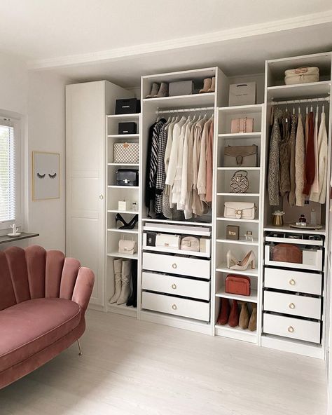 Dressing With Wardrobe, Pax Wardrobe Ideas Small Spaces, Dressing Room Organization, Closet Inspo Aesthetic, Ikea Wardrobe Ideas, Built In Closet Ideas, Pax Wardrobe Ideas, Bedroom Inspo Grey, Small Dressing Room Ideas