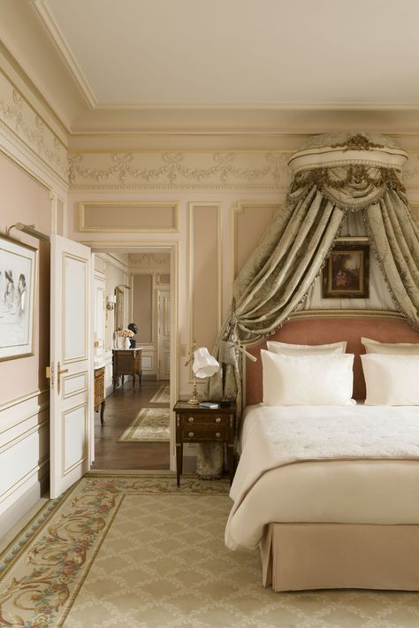 The César Ritz suite overlooks the Place Vendôme.the Ritz Paris reopened his doors Bed Crowns, Luxury Hotels Paris, The Ritz Paris, Paris Bedroom, Ritz Paris, Gorgeous Interiors, Classic Bedroom, The Ritz, Dreamy Bedrooms