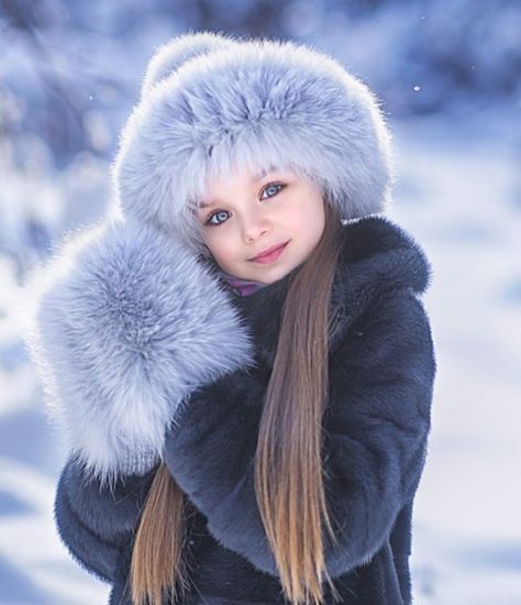 Baby photos Foto Baby, Winter Girls, Fashion Kids, The Snow