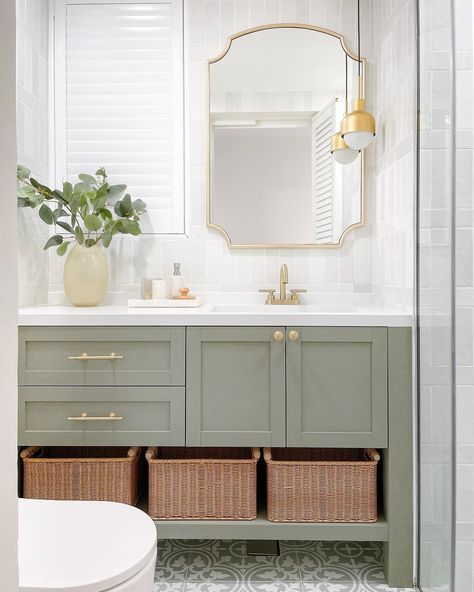 Green Vanity, Bathroom Design Inspiration, Home Luxury, Bathroom Inspiration Decor, Upstairs Bathrooms, Bathroom Renos, House Bathroom, White Bathroom, Beautiful Bathrooms