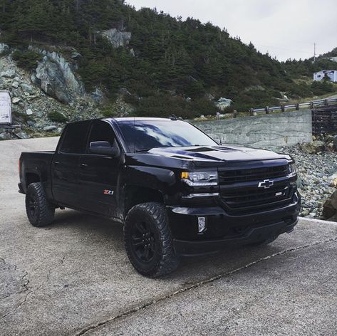 2.5” front level kit, on 33x12.50x18 with 1.5” spacers IG: @whitty709 #silverado #midnightediton 2018 Silverado 1500 Z71, Leveled Silverado 1500, 2017 Chevy Silverado 1500 Lifted, 2018 Chevy Silverado 1500 Z71, 2017 Chevy Silverado 1500, Truck Accessories Chevy, Silverado 2017, 2017 Chevy Silverado, 2017 Silverado 1500