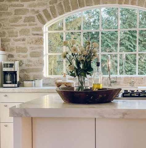 European Stone - Seeking Lavender Lane European Farmhouse Kitchen, Stone Walls Interior, European Kitchens, Home Stretch, European Farmhouse, Stone Backsplash, Stone Kitchen, Classic Kitchen, Living Room Decoration