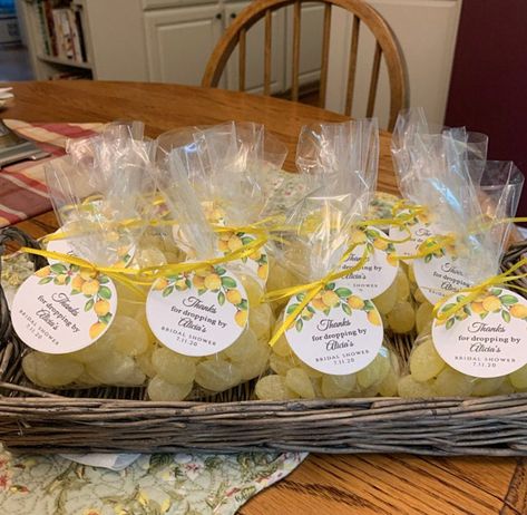 "Lemon Baby Shower Favor Tag Template Set - 3 Files Included - Rectangle, Square, Round - 100% Editable - Download & Print Today - Print as many as you want! ★MATCHING ITEMS: https://www.etsy.com/shop/PrintableMoment?ref=seller-platform-mcnav&search_query=lbs ★EDIT RIGHT IN YOUR BROWSER WITH TEMPLETT When editing my templates, you'll get access to a FREE application known as Templett. This amazing web app allows you to edit your templates in your own browser. You don't need to install so Cookie Gift Tag, Baby Shower Favours For Guests, Baby Shower Party Gifts, Blush Pink Wedding Invitations, Baby Shower Gifts For Guests, Coffee Favors, Bear Baby Shower Theme, Gift Tag Printable, Wedding Kit