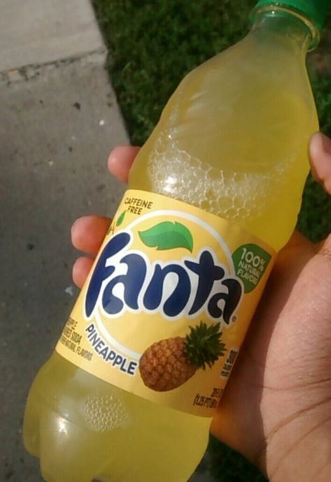 Pineapple Fanta, Pineapple Soda, Warm Winter Drinks, Fanta Can, Cheat Meal, Winter Drinks, Favorite Snack, Pretty Food, Easy Snacks