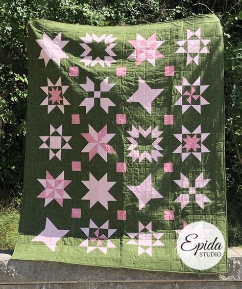 Pink Quilt Pattern, Quilt Colour Schemes, Pink And Green Quilts Ideas, Beginning Quilting Projects, Pink And Green Quilt, Pink And Green Quilts, Green Quilt Patterns, Quilt Color Combinations, Quilting Projects For Beginners