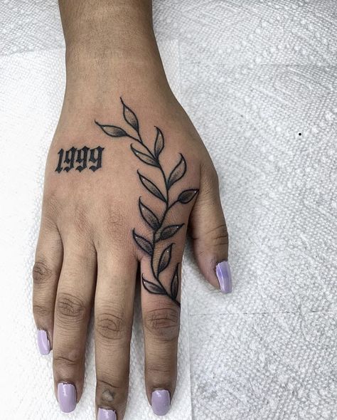 Nature Hand Tattoos For Women, Side Finger Tattoos, Side Hand Tattoos, Thumb Tattoos, Tato Henna, Knuckle Tattoos, Hand Tattoos For Girls, Cute Hand Tattoos, Pretty Hand Tattoos