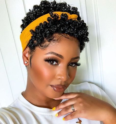 25 Perfect Twa Hairstyles That Will Keep You Looking Stylish Hairstyles Reference, Prom Hair Styles, Cabello Afro Natural, Short Natural Curly Hair, Short Hairstyle Women, Twa Hairstyles, Natural Hair Cuts, Natural Hair Short Cuts, Short Natural Hair