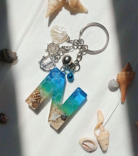 Clay Ocean, Xmas Market, Butterfly Art Painting, Handmade Keychains, Unique Keychains, Easy Drawings Sketches, Butterfly Art, Resin Jewelry, Resin Crafts