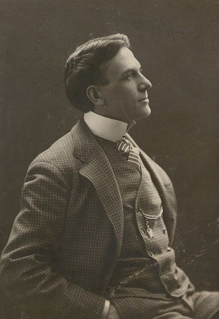 Captivatingly good looking Edwardian actor Scott Seaton sporting a natty checkered suit. #actor #Edwardian #1900s #handsome #man #Scott_Seaton #suit Edwardian Man, Checkered Suit, Victorian Men, Vintage Gentleman, Vintage Mens Fashion, Professional Portrait, Sharp Dressed Man, Edwardian Fashion, Vintage Portraits